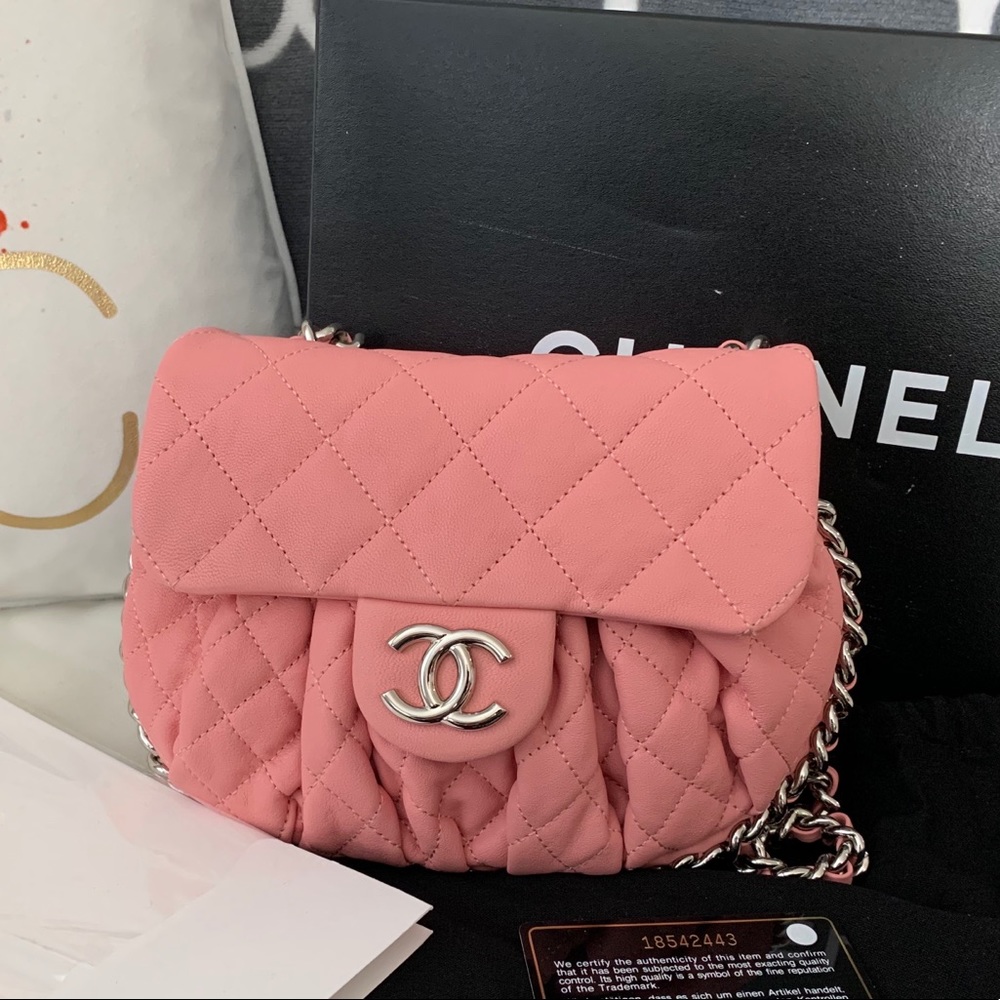 Chanel chain around messenger crossbody bag pink